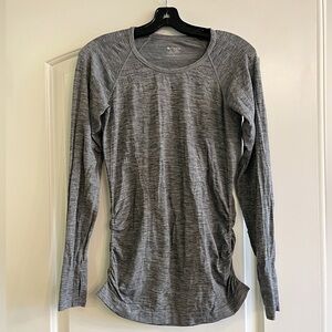 Athleta Long Sleeve Work Out Top